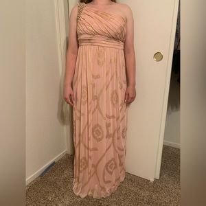 One-shoulder prom dress